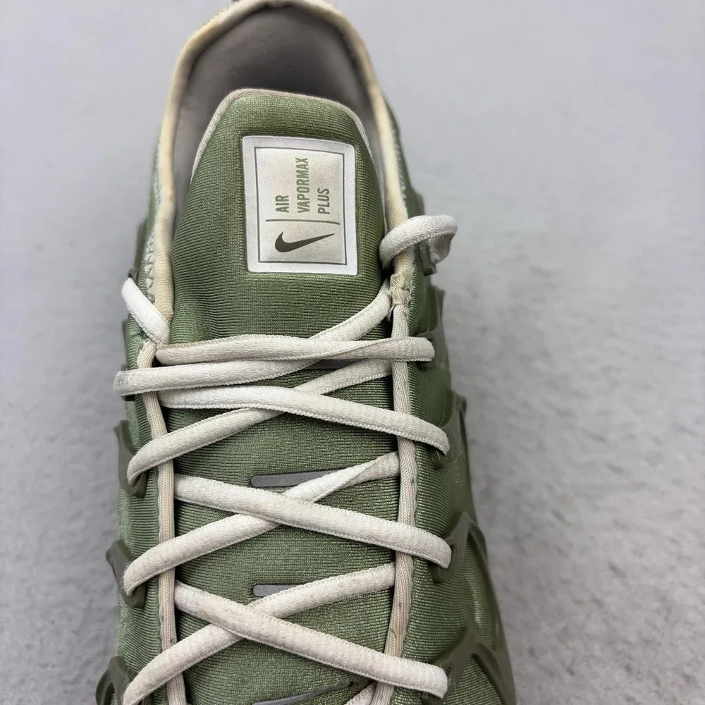 Nike Air Vapormax Plus Shoes Mens Size 10 Green Cushioned Sneakers FD0779-386